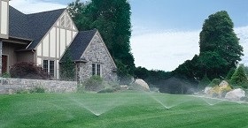Sprinkleranlage Garten mit Rasensprenger für Gartenbewässerungen